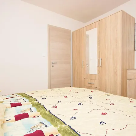 Hébergement de vacances 3 Bedroom Stunning In Premantura