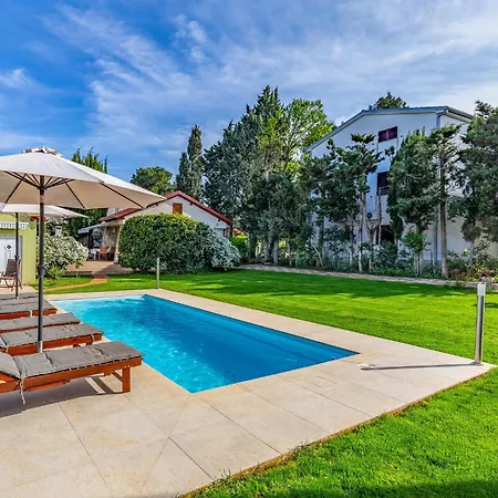 3 Bedroom Stunning In * Premantura