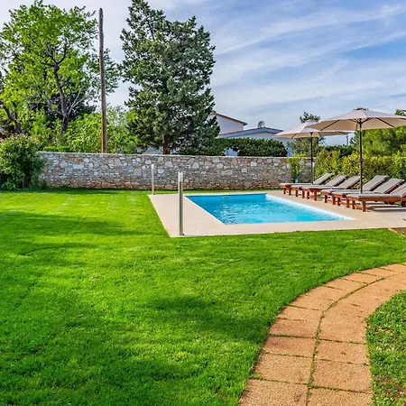 3 Bedroom Stunning In * Premantura