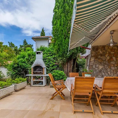 Holiday home 3 Bedroom Stunning In